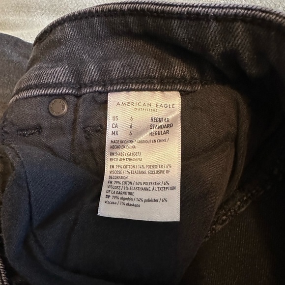 Women's American Eagle Outfitters Mom Jeans - Picture 4 of 4